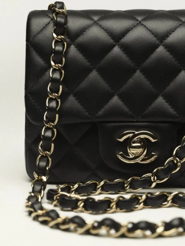 Luxe Riviera Knitwear Set & Chain Co-Ord Bag - Image 8